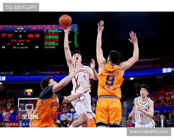 广东宏远与浙江稠州激战正酣 双方全力争夺CBA季后赛席位 广东宏远与浙江稠州激战正酣 双方全力争夺CBA季后赛席位