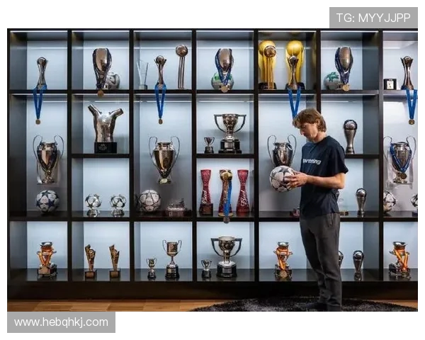 皇家马德里足球俱乐部历史荣誉与发展之路深度剖析 皇家马德里足球俱乐部历史荣誉与发展之路深度剖析