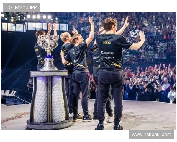 FPX在冠军杯积分榜上以90分稳居第一位置展现强劲实力